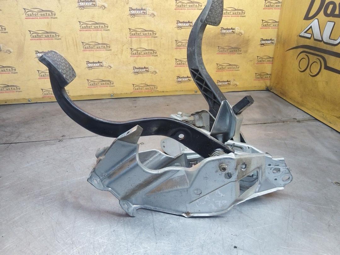 Узел педальный (блок педалей) VGI65E Opel Astra купить