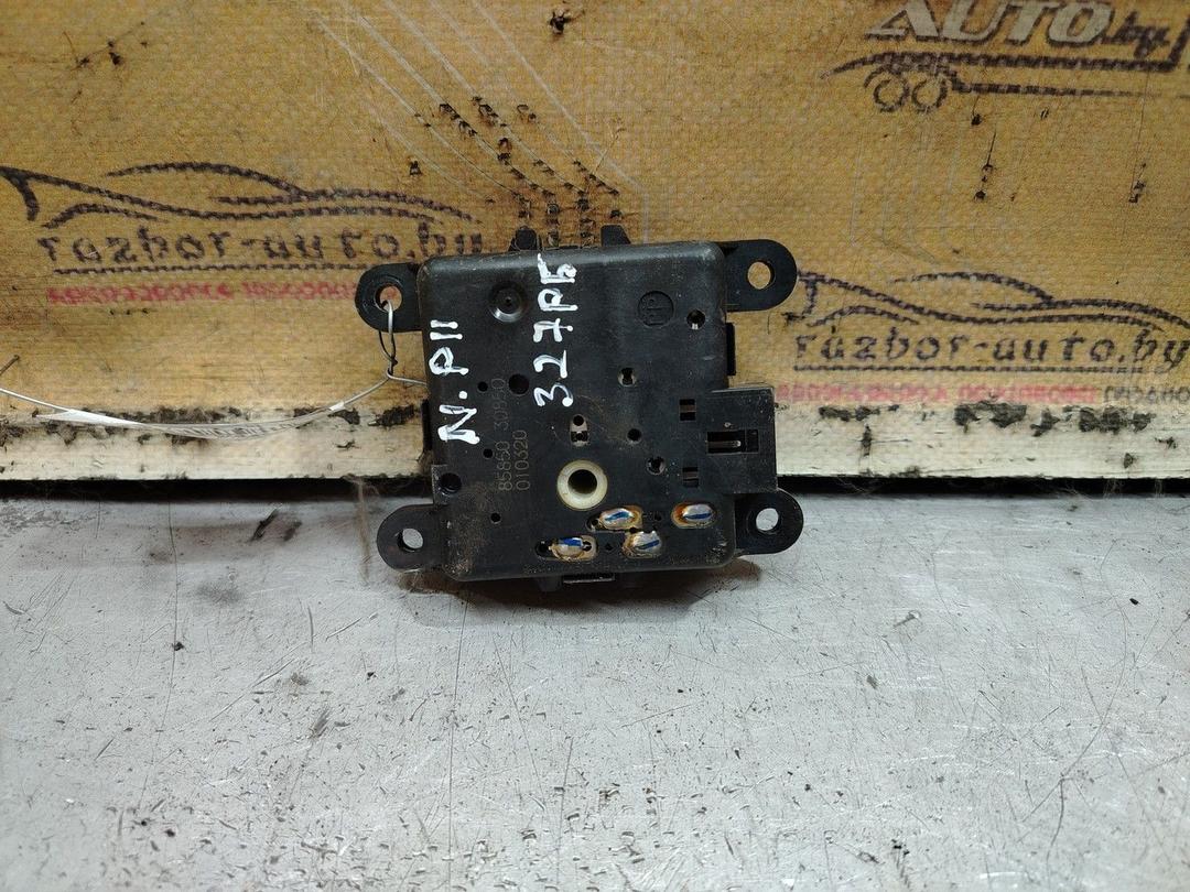 Моторчик заслонки печки YJ1SA6 Nissan Primera - Фото 2