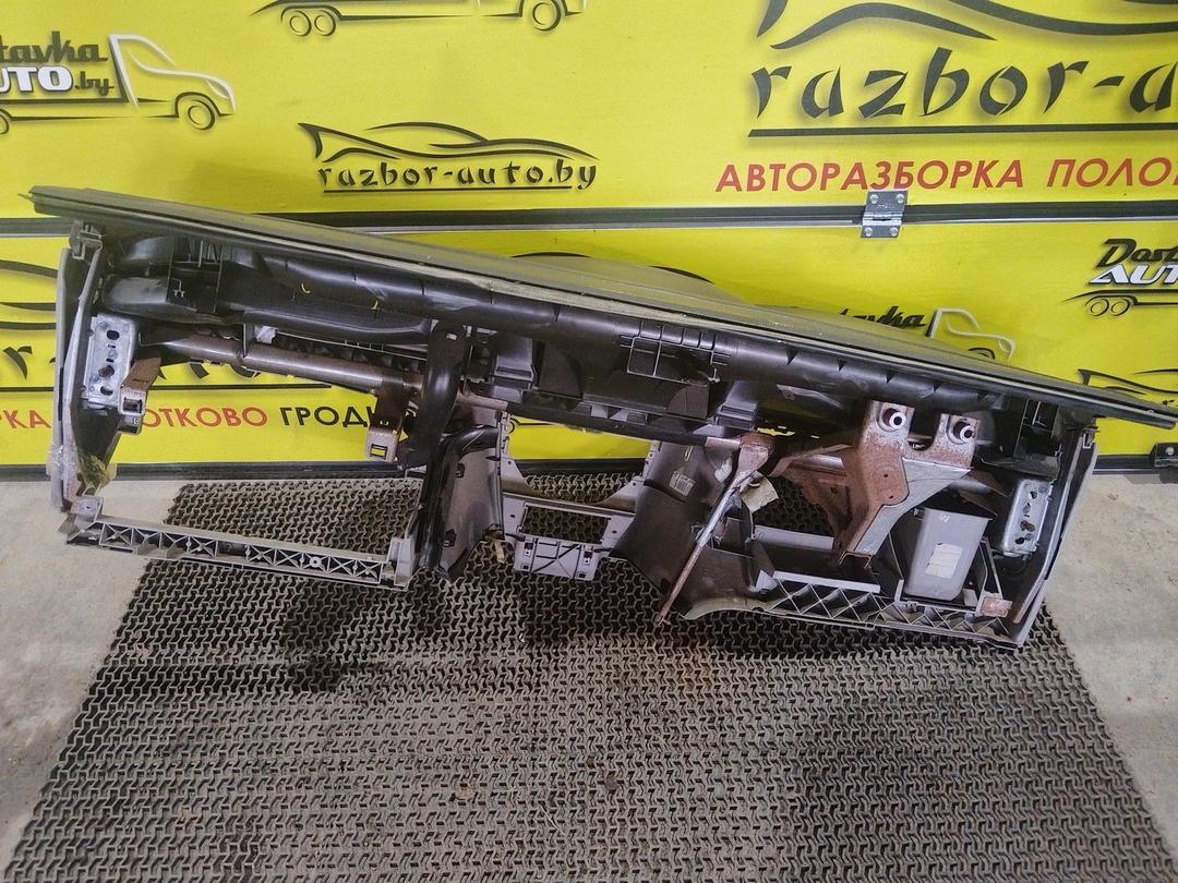 Панель передняя салона (торпедо) R4W0BG Citroen C5 undefined