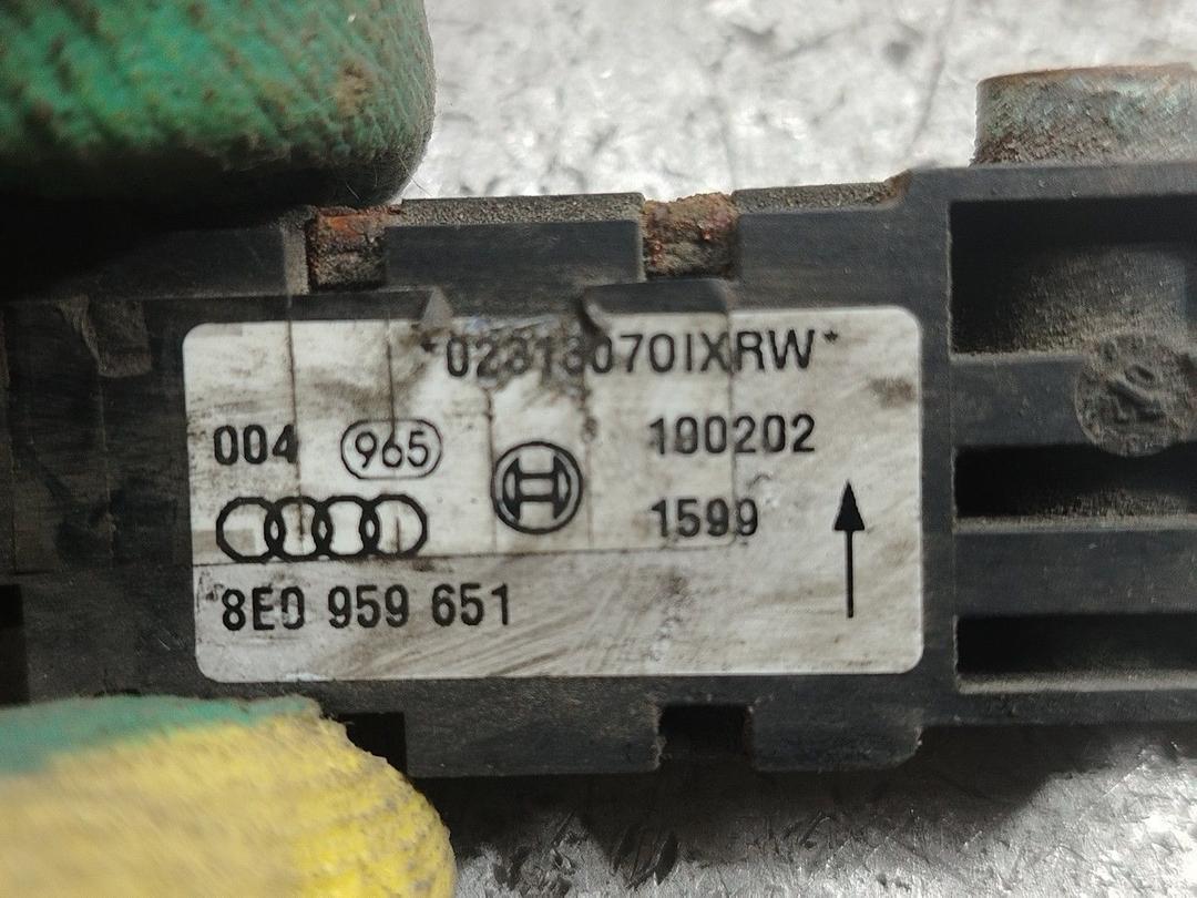 Датчик удара 2MP2CS Audi A4 - Фото 4