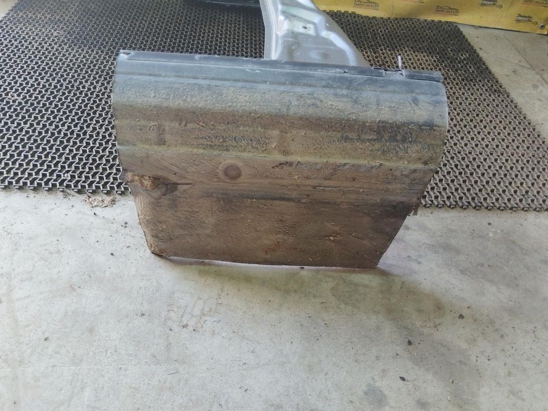 Стойка кузовная центральная правая 8G0YER Audi 80 купить с доставкой. Огромный выбор запчастей и марок авто. У нас есть практически все.