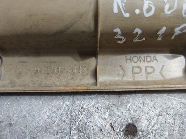 Накладка на порог внутренняя передняя левая YJCW4N Rover 600 купить в магазине запчастей бу