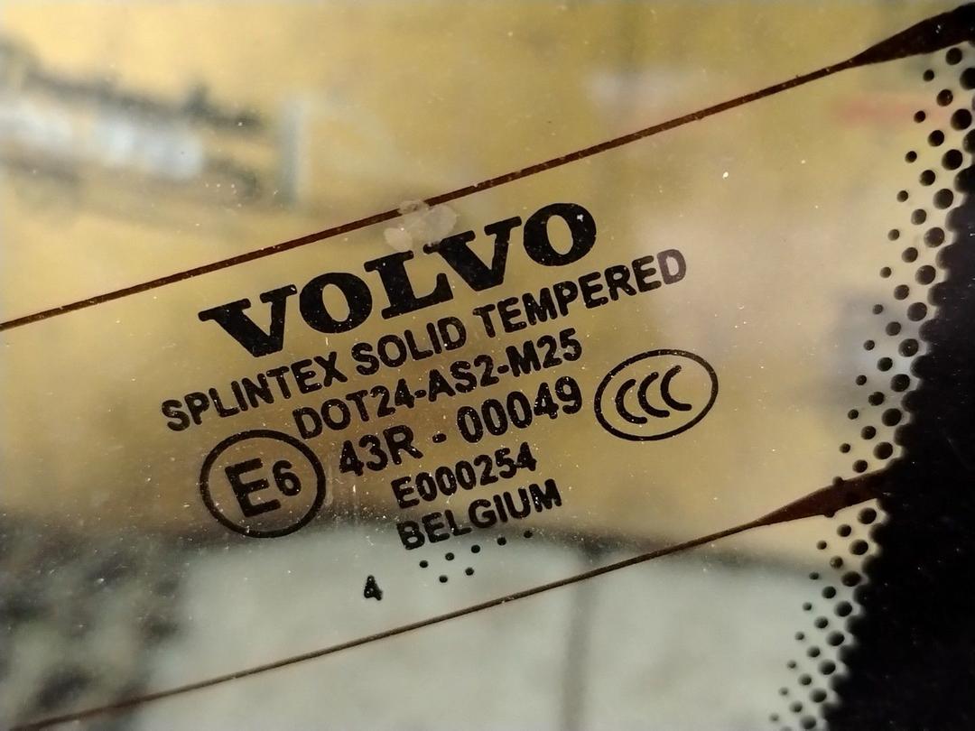 Стекло заднее JESUU4 Volvo S60 - Фото 2