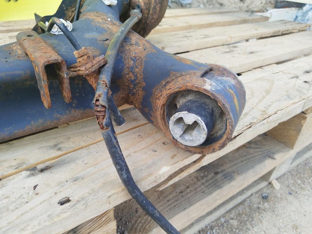 Балка подвески задняя Z6SUM7 Skoda Fabia undefined