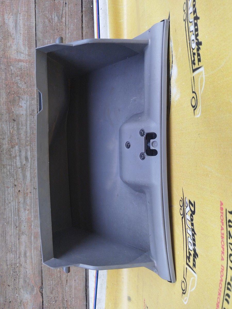 Бардачок 77X4IA Mazda Premacy купить в магазине запчастей бу