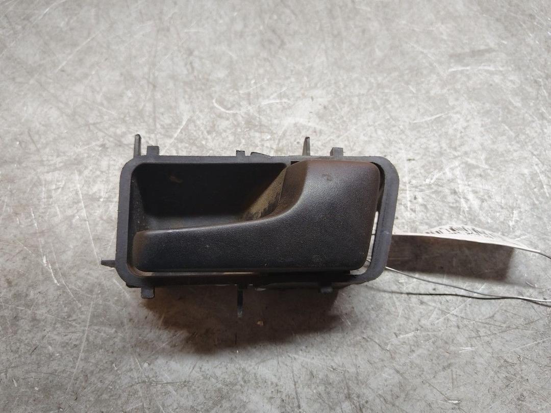 Ручка внутренняя задняя правая C1A1XL Volkswagen Passat - Фото 1