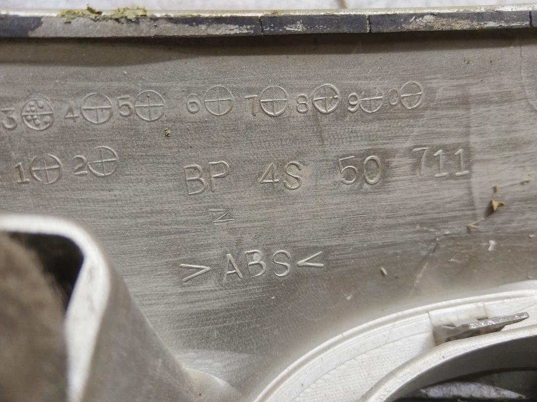 Решетка радиатора BQ5GU2 Mazda 3 купить в магазине запчастей бу