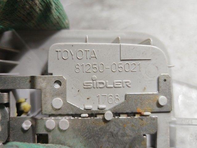 Фонарь салона (плафон) EE3EN6 Toyota Avensis купить в магазине запчастей бу