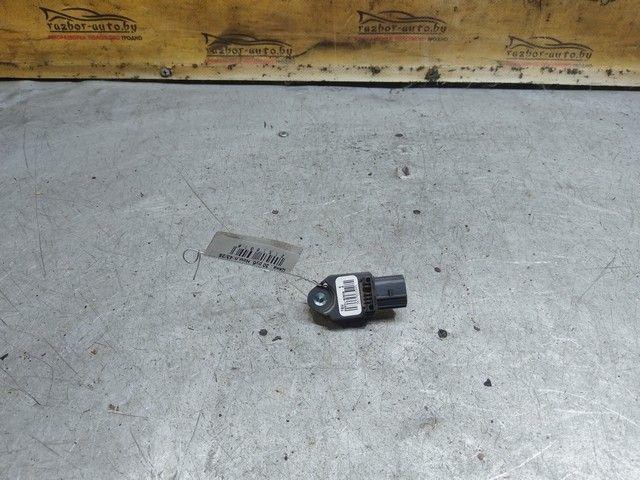 Датчик удара RKJ7N0 Toyota Avensis