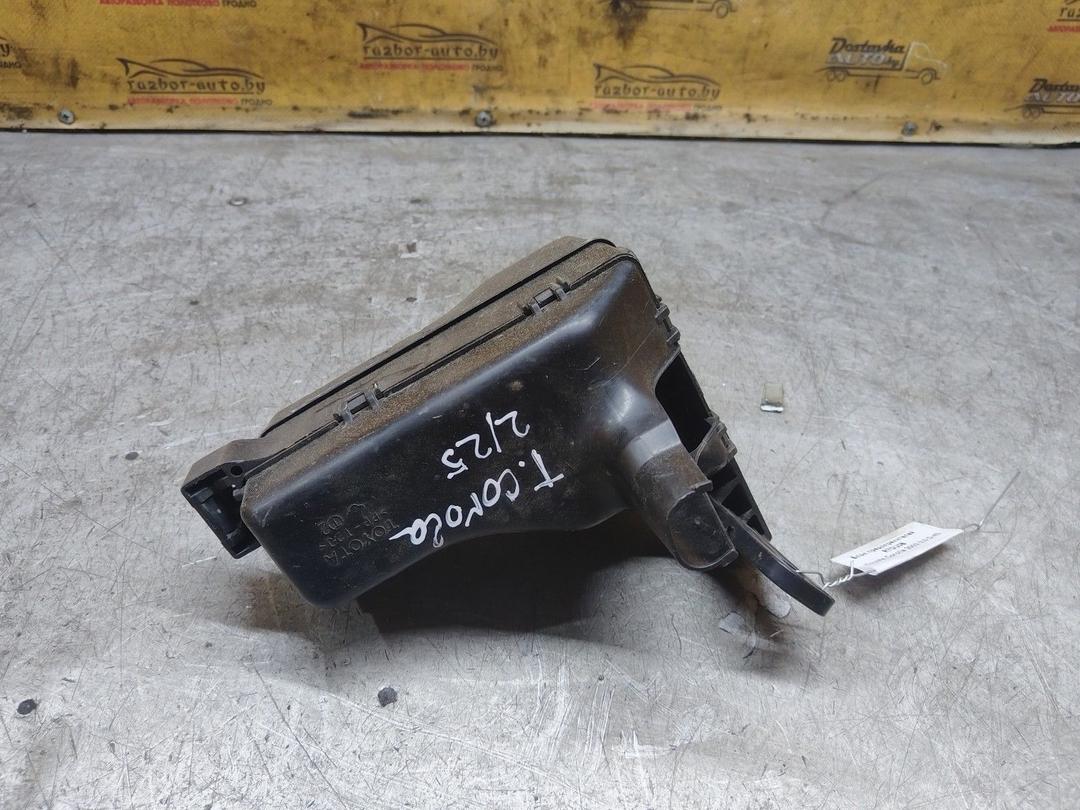 Блок предохранителей R7DU0B Toyota Corolla