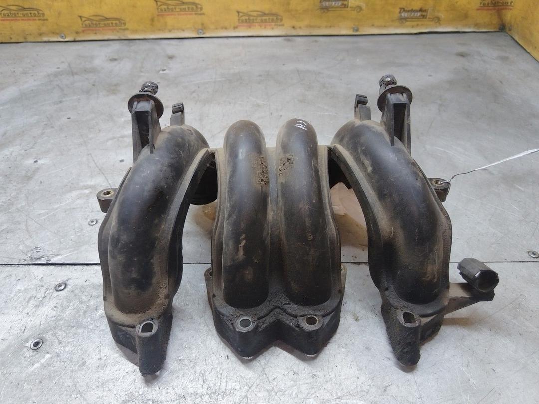 Коллектор впускной UFRJ0H Audi A3 - Фото 2