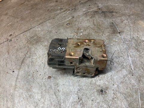 Замок двери передней правой Z28KVZ Peugeot 206 купить