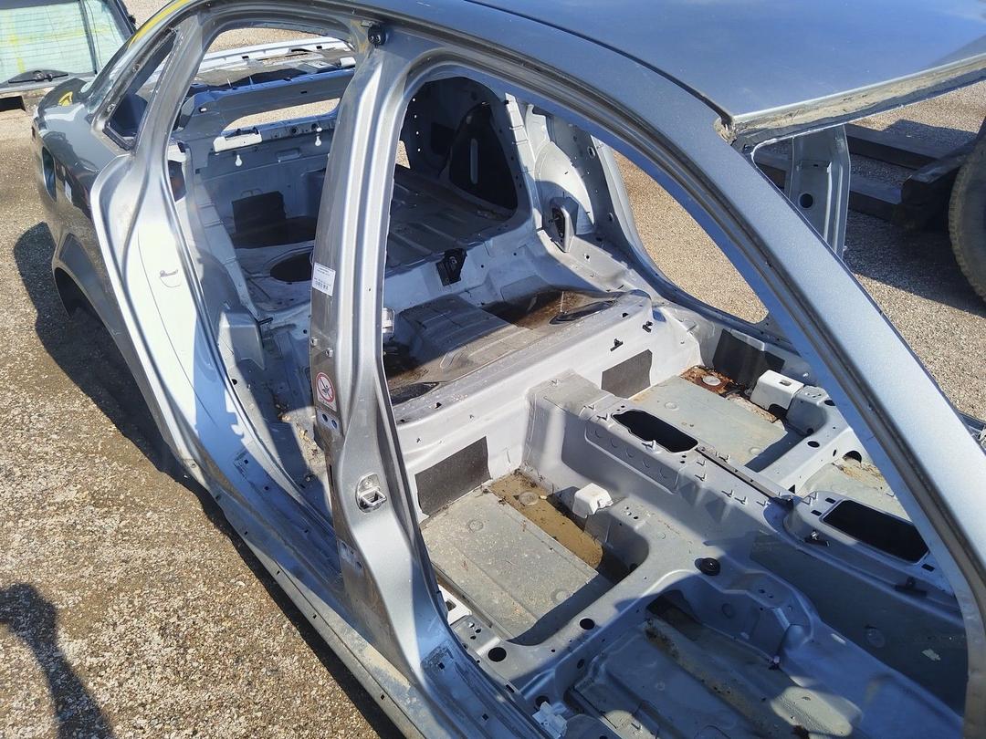 Стойка кузовная центральная правая MY5AI4 Audi A4 купить