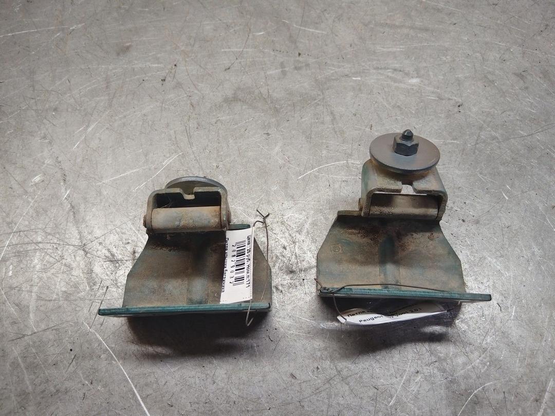 Петля крышки багажника MIK3SY Peugeot 307 купить