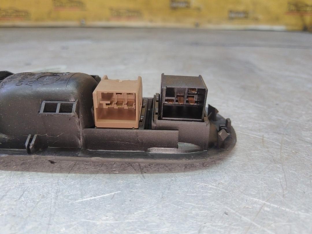 Ручка внутренняя передняя правая HZEIAP Volkswagen Passat купить с доставкой