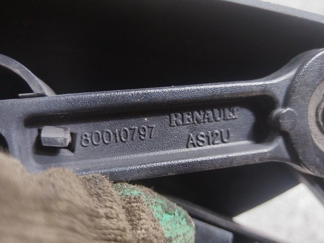 Щеткодержатель (поводок стеклоочистителя, дворник) VAOZCV Renault Scenic купить с доставкой