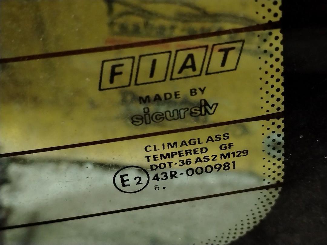 Стекло заднее V0UU75 Fiat Marea - Фото 2