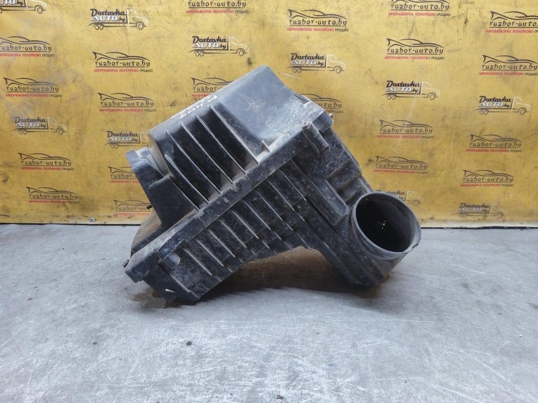 Корпус воздушного фильтра 3EV381 Peugeot 407 undefined
