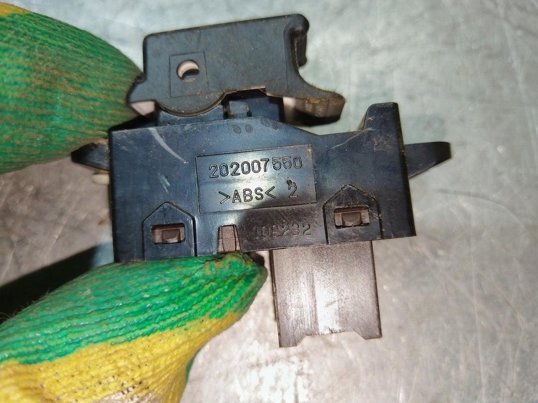 Кнопка стеклоподъемника заднего правого 7WR67E Kia Sorento - Фото 4