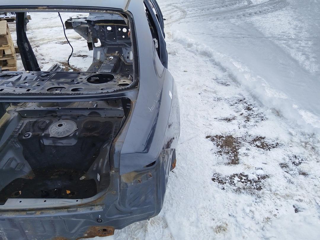 Крыло заднее правое M2WX18 Honda Accord купить на авторазборке