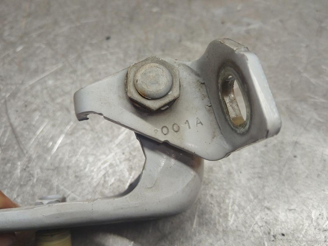 Петля двери передней правой 5UNAZ2 Ford Fusion undefined