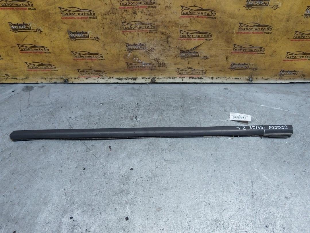 Молдинг стекла двери задней левой наружный VZ8752 Ford Focus - Фото 1