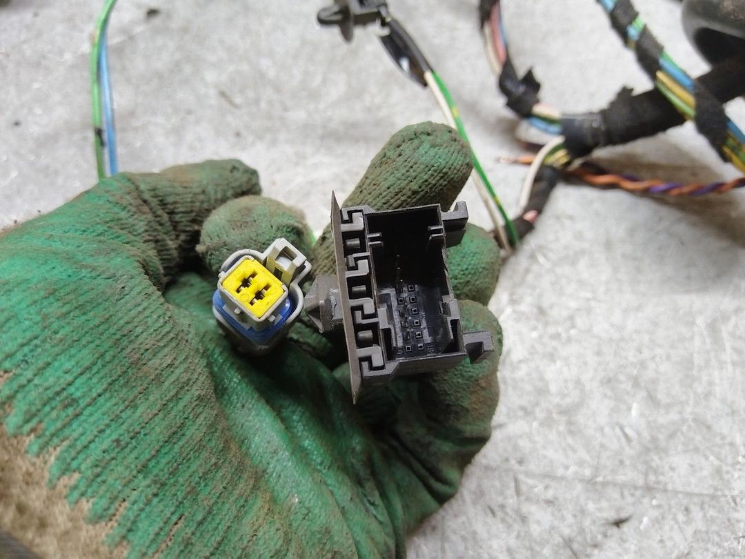 Проводка двери передней правой X4ST21 Peugeot 607 купить на авторазборке