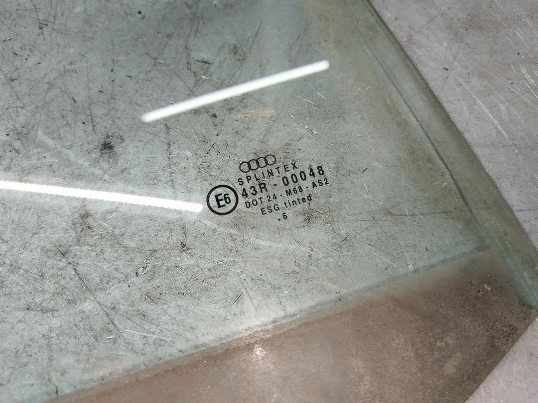 Стекло двери задней правой MYX2S6 Audi A4 купить