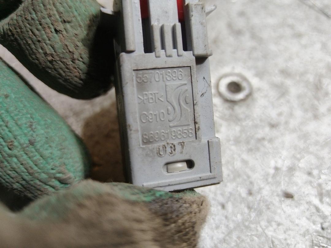 Датчик положения педали сцепления HG8DMF Opel Astra купить в магазине запчастей бу