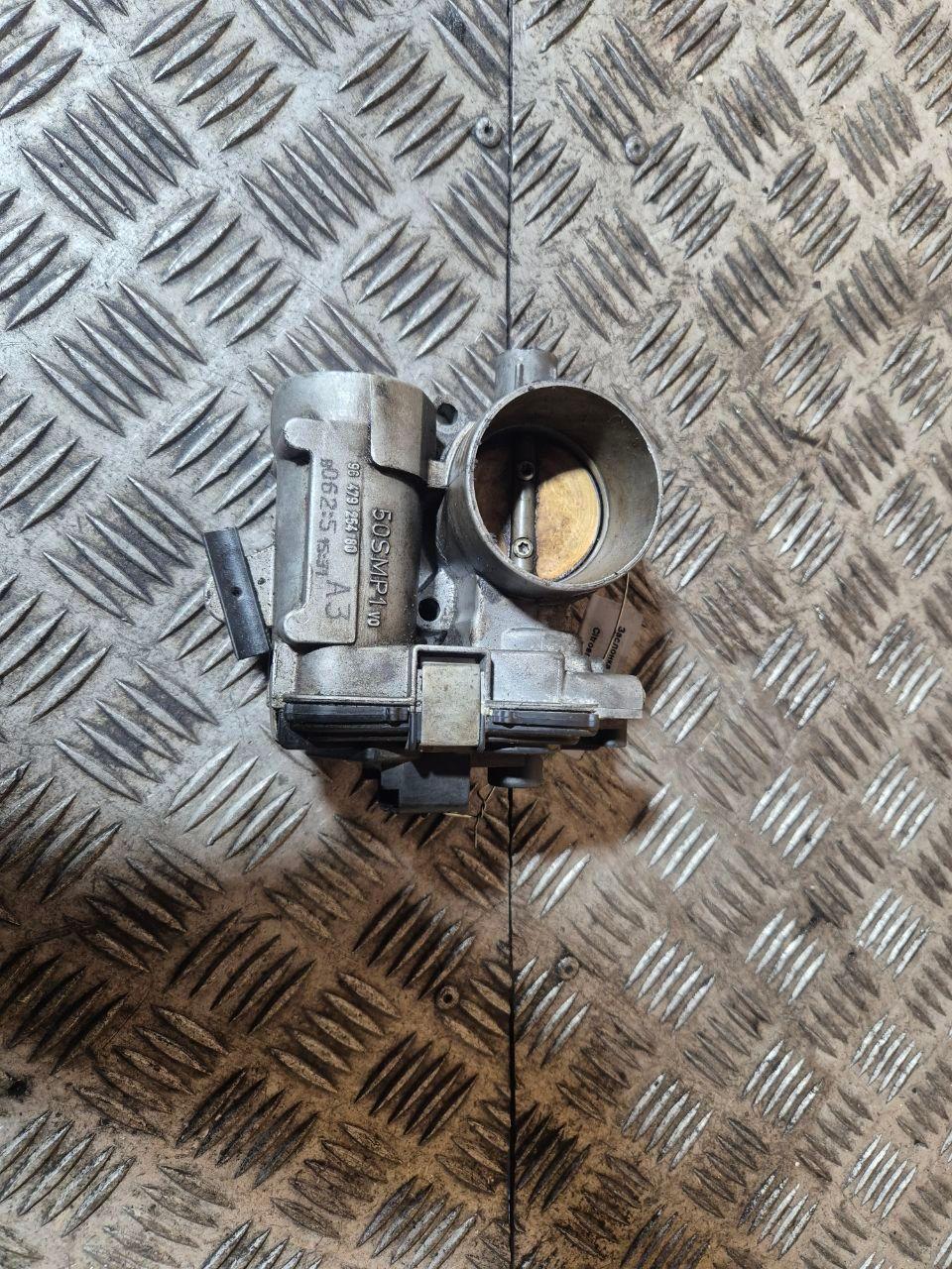 Заслонка дроссельная VOHU5C Citroen C4 купить в магазине запчастей бу