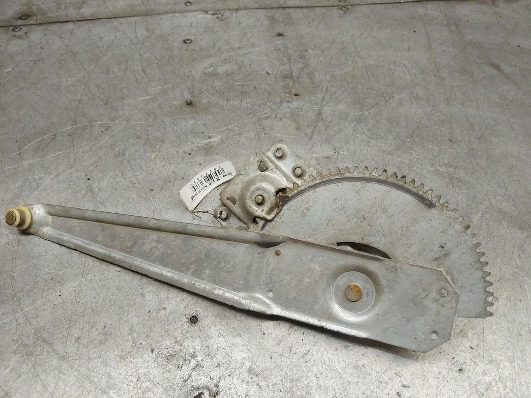 Стеклоподъемник задний левый W7CFL4 Mazda 323F - Фото 3