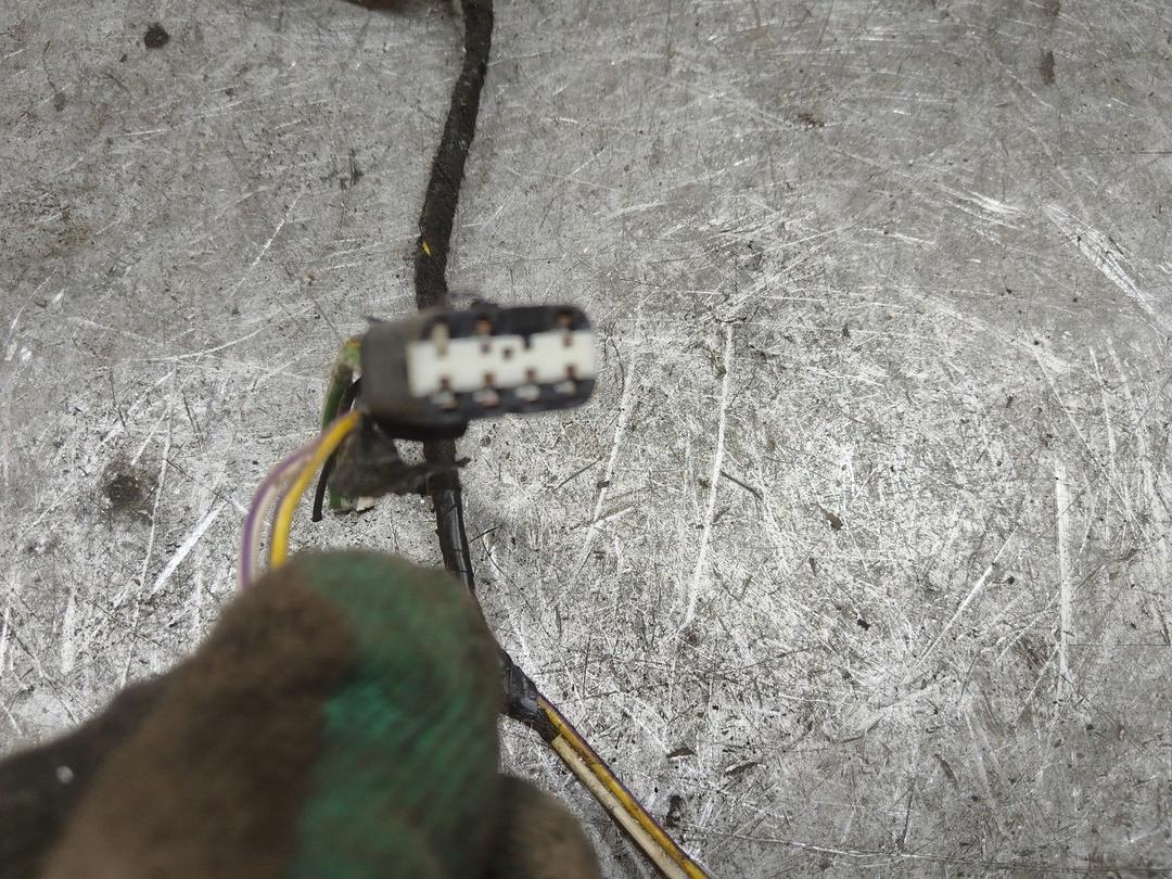 Моторчик стеклоподъемника передний правый 90QW2P Ford Focus купить