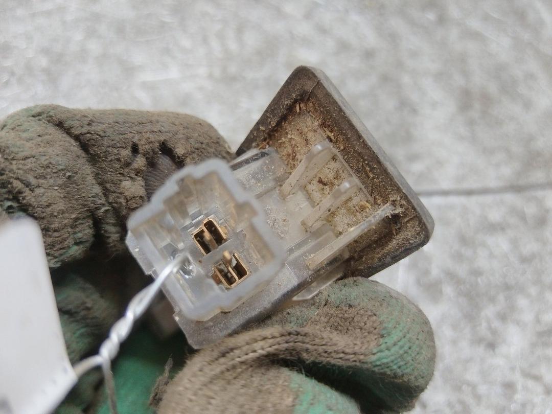 Подсветка номера G17JUB Renault Espace купить в магазине запчастей бу