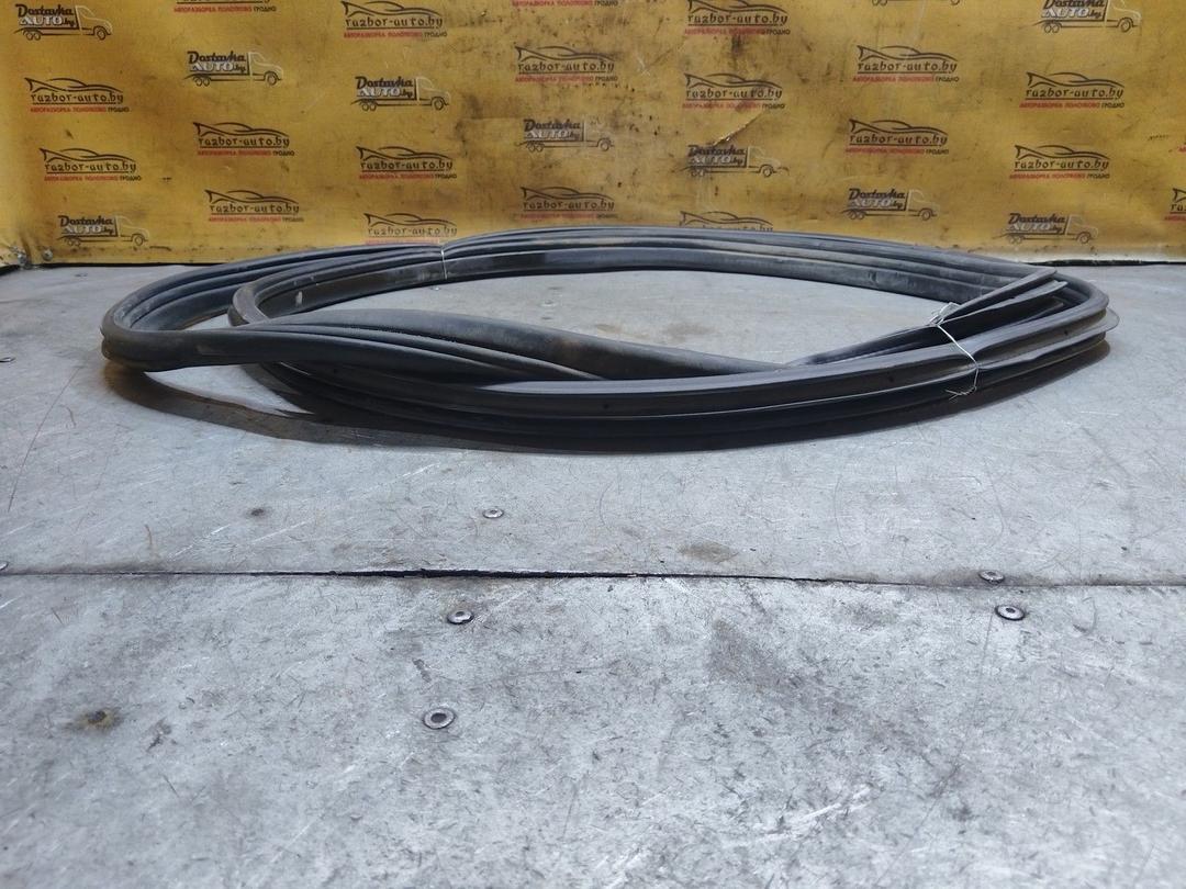 Уплотнитель двери передней правой J3KBJ3 Opel Zafira купить