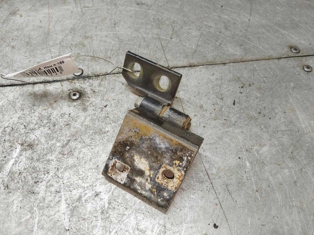 Петля двери передней правой GZA56U Peugeot 406