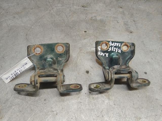 Петля двери задней левой NWM0E4 Mazda 323F купить