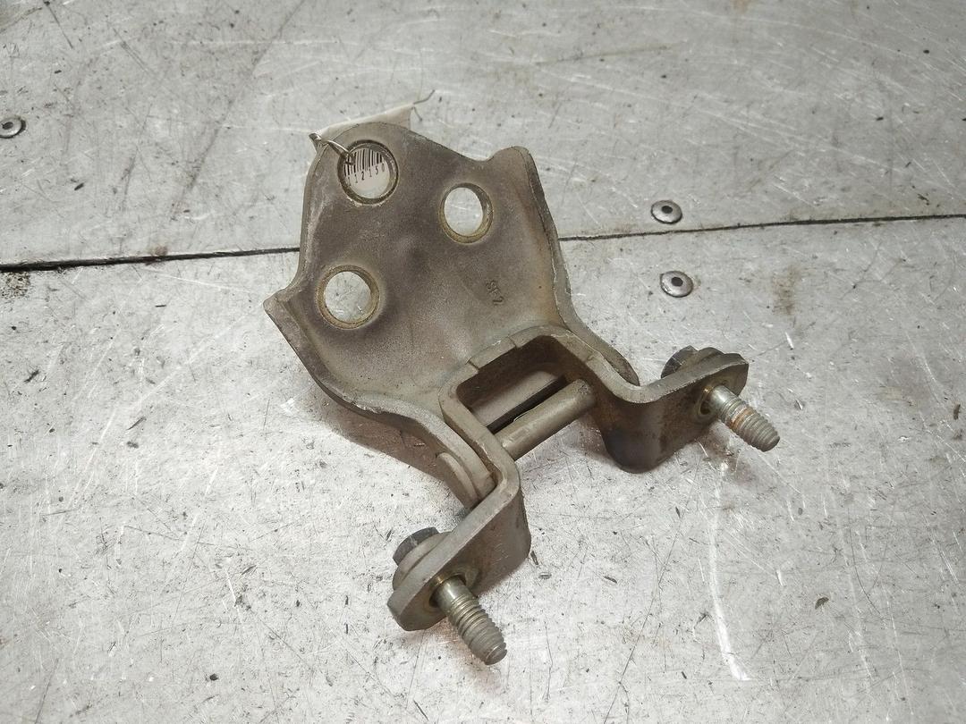 Петля двери передней правой FU1V3Y Volvo V40 купить