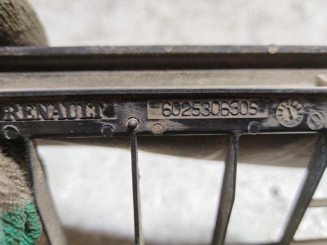 Решетка вентиляции кузова DXS60A Renault Laguna купить с доставкой