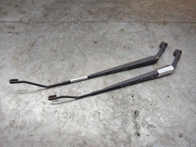 Щеткодержатель (поводок стеклоочистителя, дворник) OY3I3H Toyota Yaris Verso - Фото 2