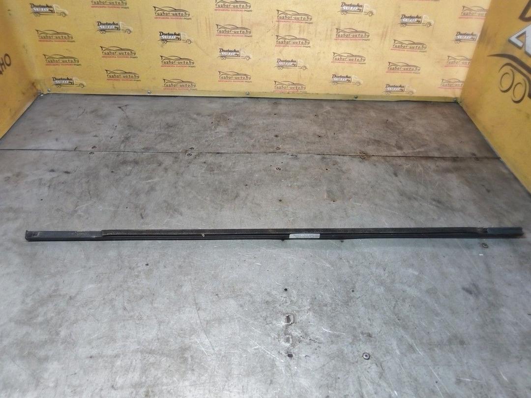 Молдинг стекла двери задней правой наружный 1KWM9O Renault Scenic купить