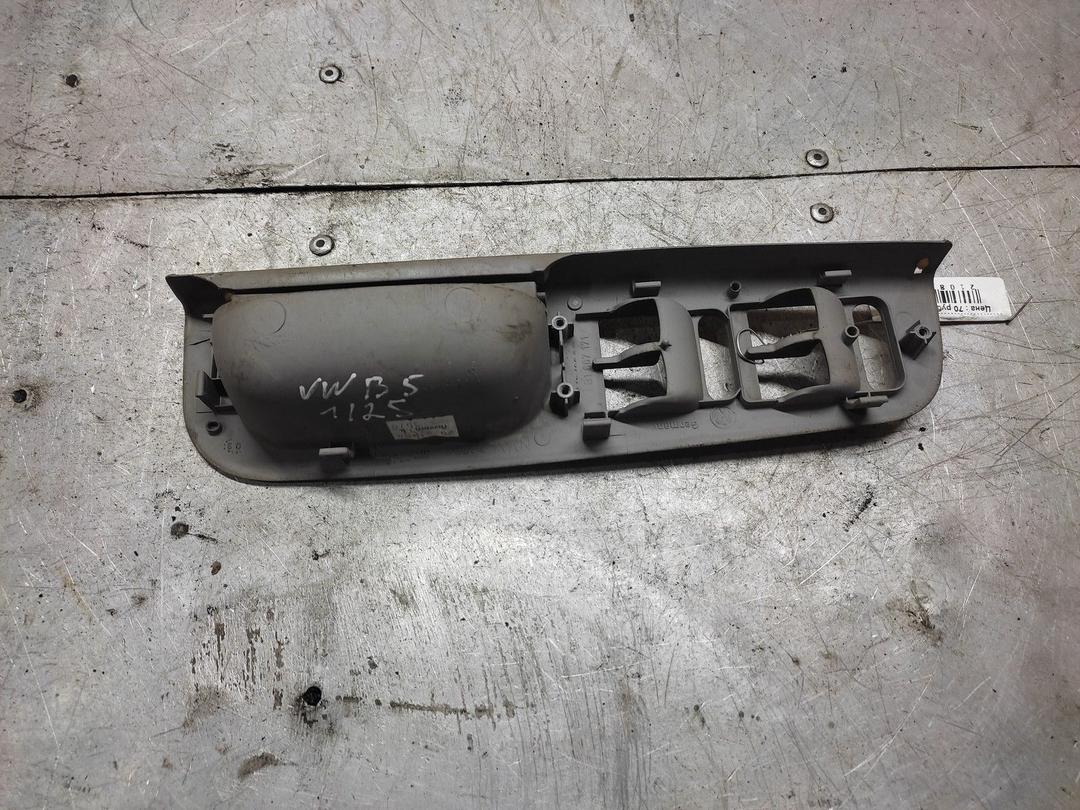 Ручка внутренняя передняя левая M1UT3O Volkswagen Passat купить