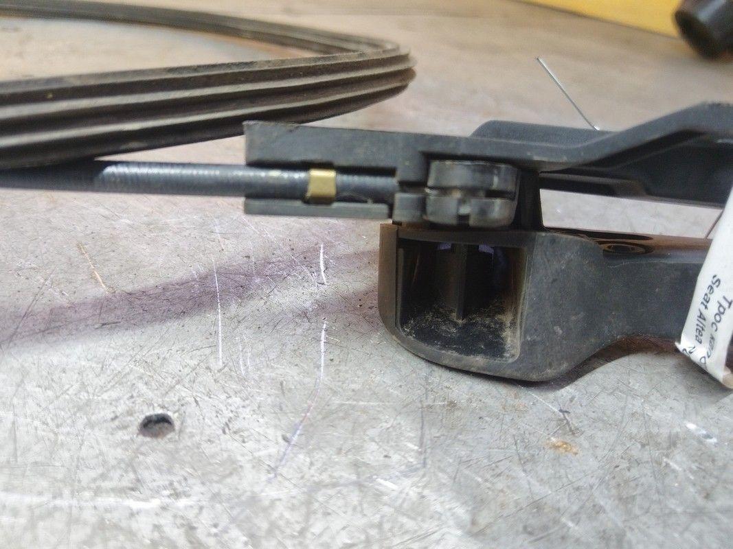 Трос капота HPW278 Seat Altea undefined