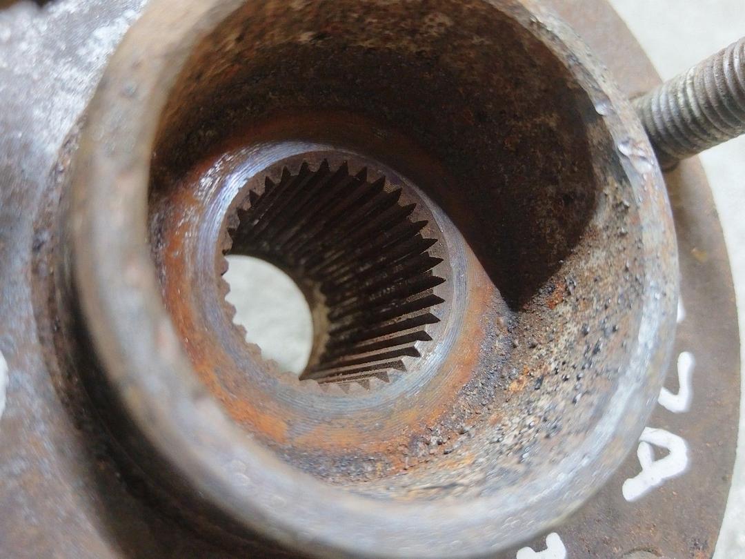 Кулак поворотный правый MJZ4GZ Daewoo Leganza купить