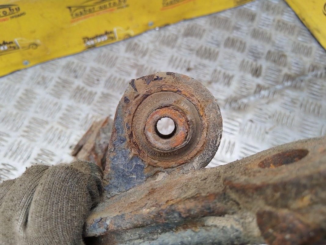 Кулак задний правый JQWG9E Toyota Avensis купить