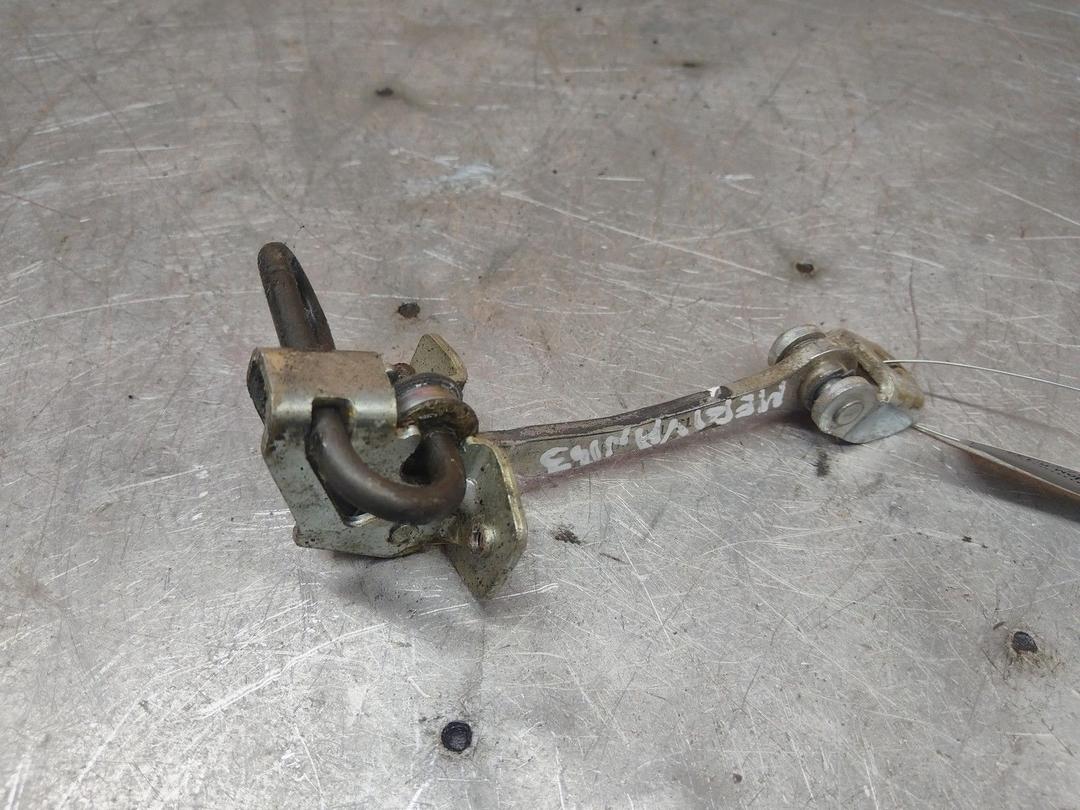 Ограничитель открывания двери задней 62Z1KM Opel Meriva - Фото 2