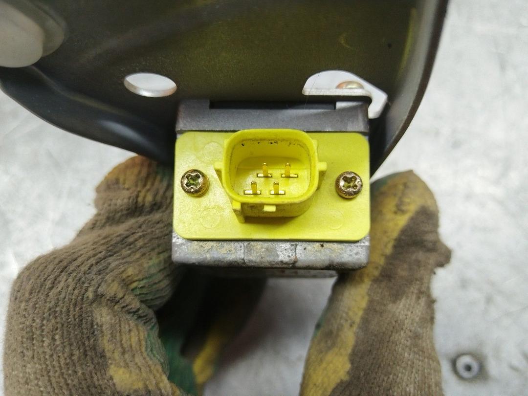 Датчик удара HSRY8E Toyota Avensis Verso купить в магазине запчастей бу