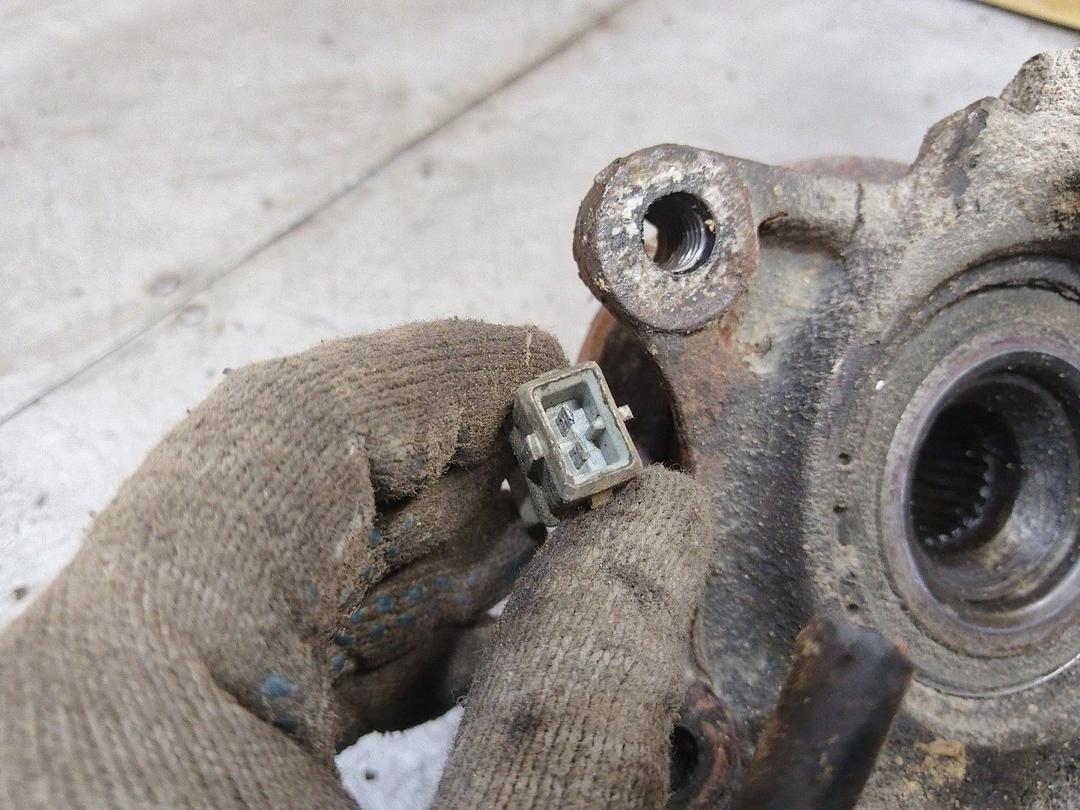 Кулак поворотный левый 9RJC93 Peugeot 306 - Фото 5