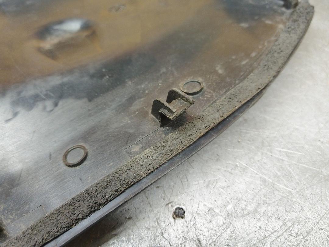 Крышка аккумулятора QQ3I3W Volvo XC70 купить в магазине запчастей бу