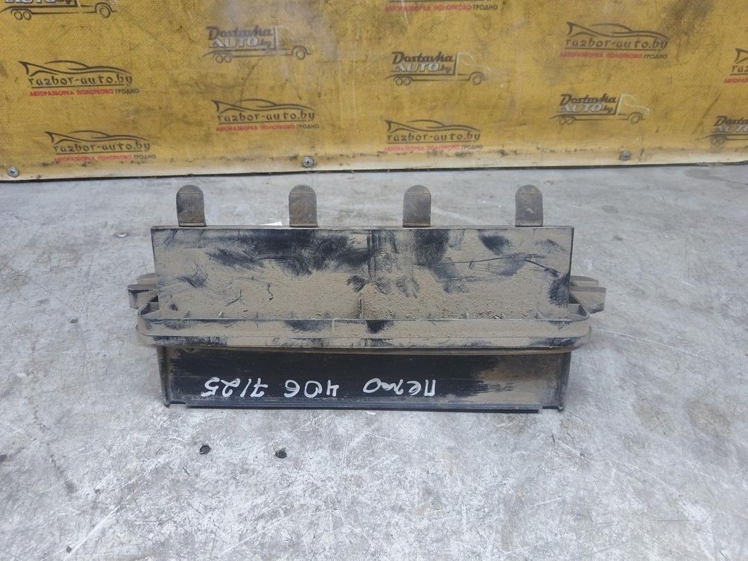 Решетка вентиляции кузова 60BV8X Peugeot 406