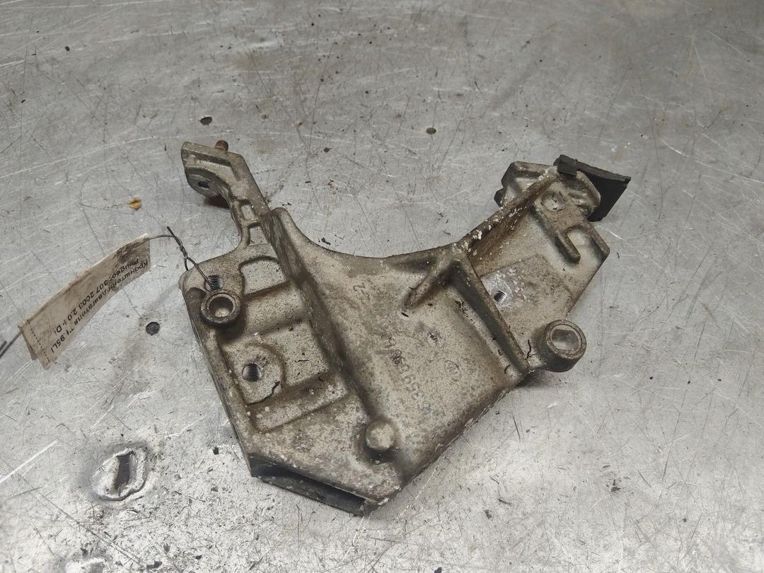 Кронштейн двигателя TK95LI Peugeot 307